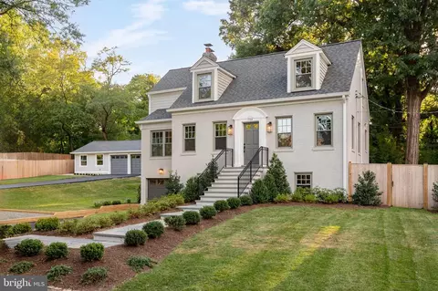 7714 Northdown Rd, Alexandria, VA 22308