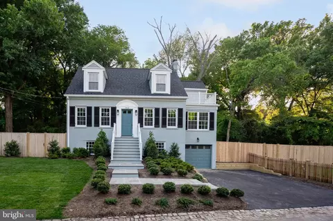 7712 Northdown Rd, Alexandria, VA 22308