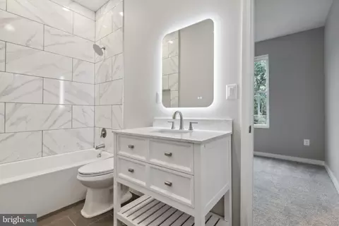Bath - 5405 Inverchapel Rd, Springfield, VA 22151 photo 2 of 5