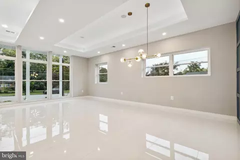 Living - 5405 Inverchapel Rd, Springfield, VA 22151 photo 1 of 1
