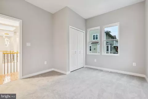 Entry Way - 5405 Inverchapel Rd, Springfield, VA 22151 photo 9 of 14