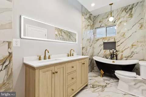 Bath - 5405 Inverchapel Rd, Springfield, VA 22151 photo 3 of 5