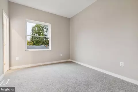 Bedroom - 5405 Inverchapel Rd, Springfield, VA 22151 photo 3 of 4