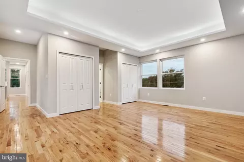 Entry Way - 5405 Inverchapel Rd, Springfield, VA 22151 photo 8 of 14