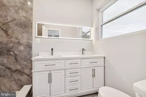 Bath - 5405 Inverchapel Rd, Springfield, VA 22151 photo 1 of 5