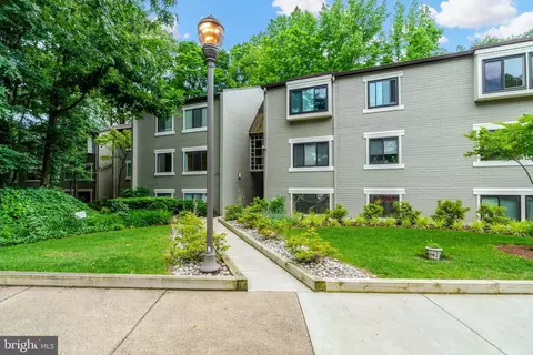 11731 Ledura Ct #101, Reston, VA 20191