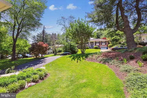 Exterior - 6192 Hardy Dr, Mclean, VA 22101 photo 24 of 31