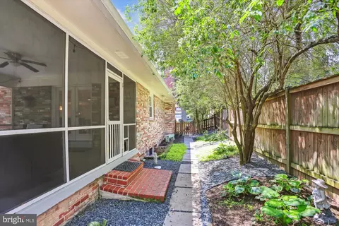 Exterior - 6192 Hardy Dr, Mclean, VA 22101 photo 8 of 31
