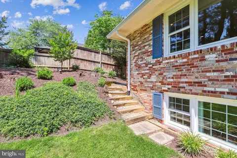 Exterior - 6192 Hardy Dr, Mclean, VA 22101 photo 26 of 31