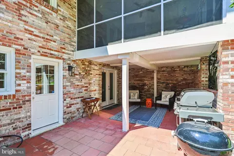 Exterior - 6192 Hardy Dr, Mclean, VA 22101 photo 7 of 31