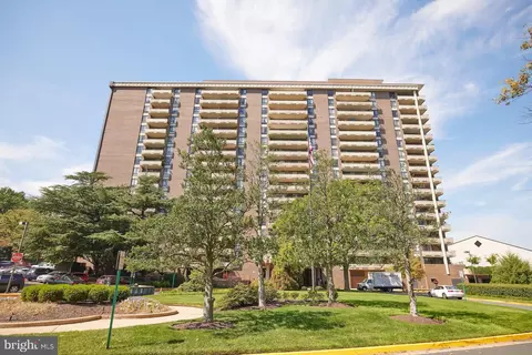 1800 Old Meadow Rd #405, Mclean, VA 22102