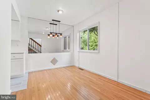 2216 Wheelwright Ct, Reston, VA 20191 photo 12