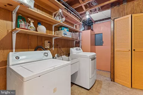 2216 Wheelwright Ct, Reston, VA 20191 photo 31