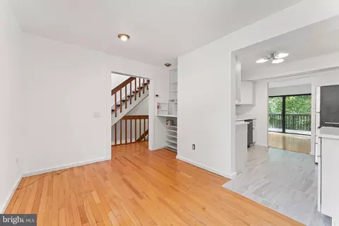 2216 Wheelwright Ct, Reston, VA 20191 photo 13