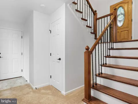 Entry Way - 8814 Aquary Ct, Springfield, VA 22153 photo 2 of 2