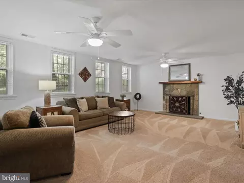 Living - 8814 Aquary Ct, Springfield, VA 22153 photo 4 of 7