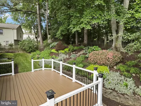 Exterior - 8814 Aquary Ct, Springfield, VA 22153 photo 5 of 11