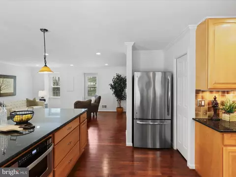 Kitchen - 8814 Aquary Ct, Springfield, VA 22153 photo 5 of 6