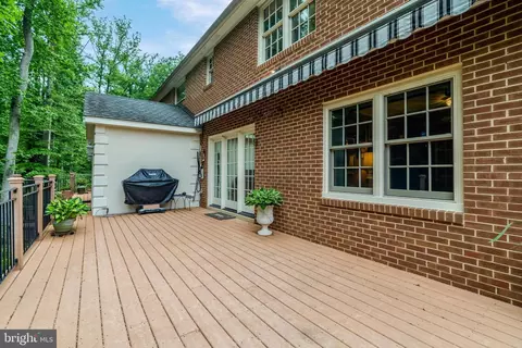 Exterior - 7719 Crossover Dr, Mclean, VA 22102 photo 11 of 23
