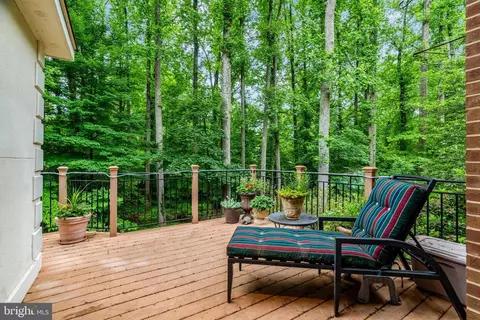 Exterior - 7719 Crossover Dr, Mclean, VA 22102 photo 5 of 23