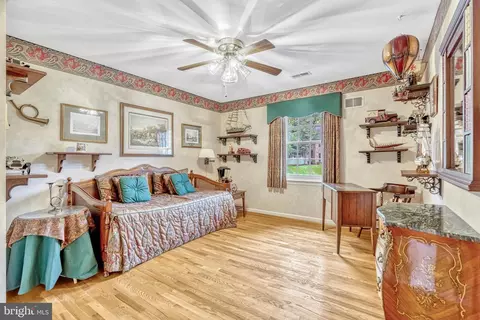 Bedroom - 7719 Crossover Dr, Mclean, VA 22102 photo 6 of 12