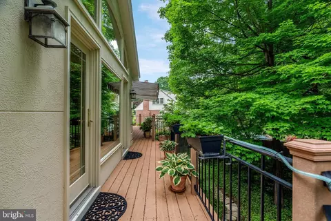 Exterior - 7719 Crossover Dr, Mclean, VA 22102 photo 13 of 23
