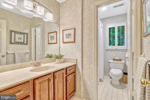 Bath - 7719 Crossover Dr, Mclean, VA 22102 photo 5 of 10