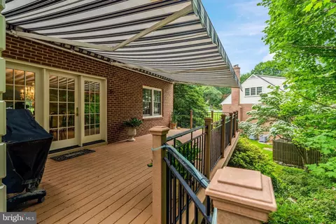Exterior - 7719 Crossover Dr, Mclean, VA 22102 photo 12 of 23