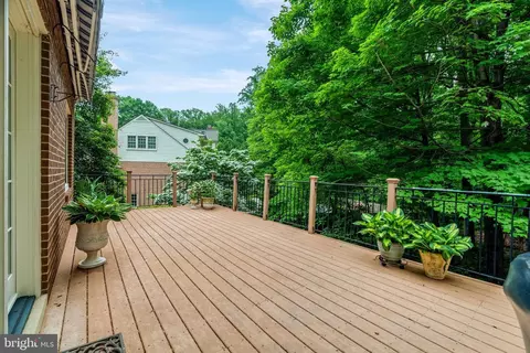 Exterior - 7719 Crossover Dr, Mclean, VA 22102 photo 9 of 23