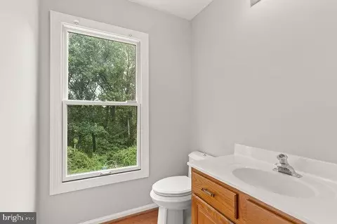 9828 Faust Dr, Vienna, VA 22182 photo 18