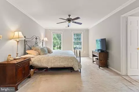 9828 Faust Dr, Vienna, VA 22182 photo 39