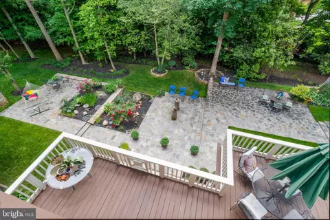 Exterior - 7789 Solitude Ct, Mclean, VA 22102 photo 5 of 28