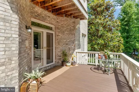 Exterior - 7789 Solitude Ct, Mclean, VA 22102 photo 8 of 28