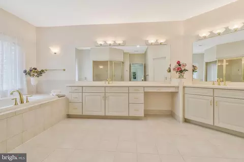Bath - 7789 Solitude Ct, Mclean, VA 22102 photo 2 of 6