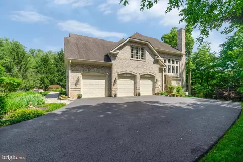 Exterior - 7789 Solitude Ct, Mclean, VA 22102 photo 18 of 28