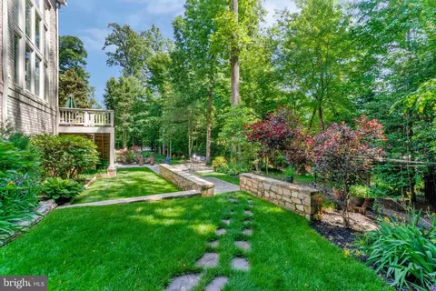 Exterior - 7789 Solitude Ct, Mclean, VA 22102 photo 11 of 28