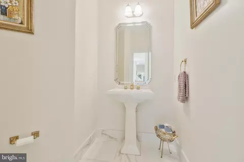 Entry Way - 7789 Solitude Ct, Mclean, VA 22102 photo 10 of 12