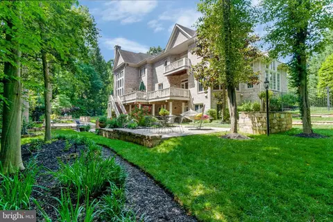 Exterior - 7789 Solitude Ct, Mclean, VA 22102 photo 15 of 28