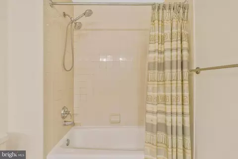 Bath - 7789 Solitude Ct, Mclean, VA 22102 photo 5 of 6