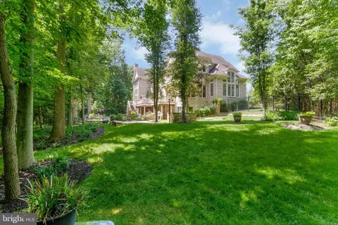 Exterior - 7789 Solitude Ct, Mclean, VA 22102 photo 14 of 28