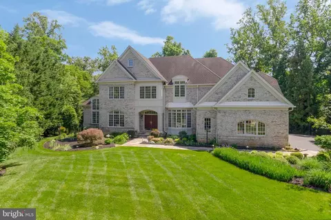 Exterior - 7789 Solitude Ct, Mclean, VA 22102 photo 22 of 28