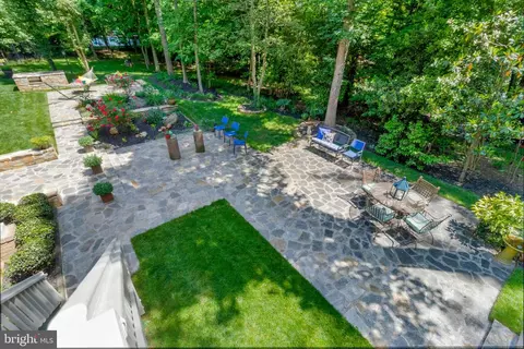 Exterior - 7789 Solitude Ct, Mclean, VA 22102 photo 10 of 28