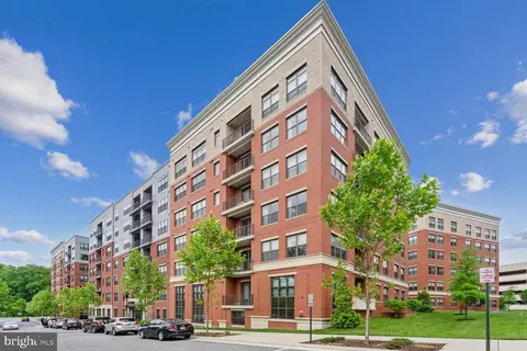 9500 Sprague Ave #101, Fairfax, VA 22031
