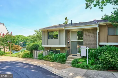 1601 Greenbriar Ct, Reston, VA 20190