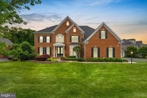 12909 Percheron Ln, Herndon, VA 20171