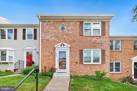 13809 Newport Ln, Chantilly, VA 20151