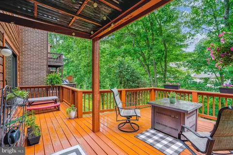 Exterior - 2224 Cedar Cove Ct, Reston, VA 20191 photo 4 of 14