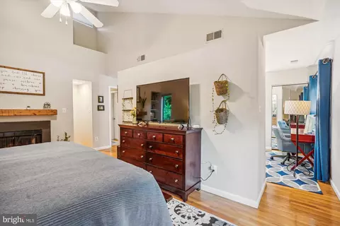 Bedroom - 2224 Cedar Cove Ct, Reston, VA 20191 photo 3 of 9