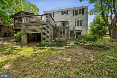 Exterior - 11122 Timberhead Ln, Reston, VA 20191 photo 5 of 5