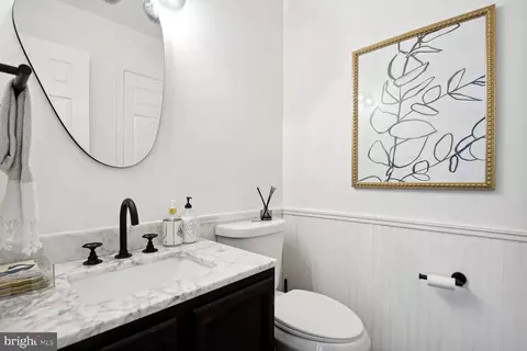 Bath - 11122 Timberhead Ln, Reston, VA 20191 photo 1 of 5